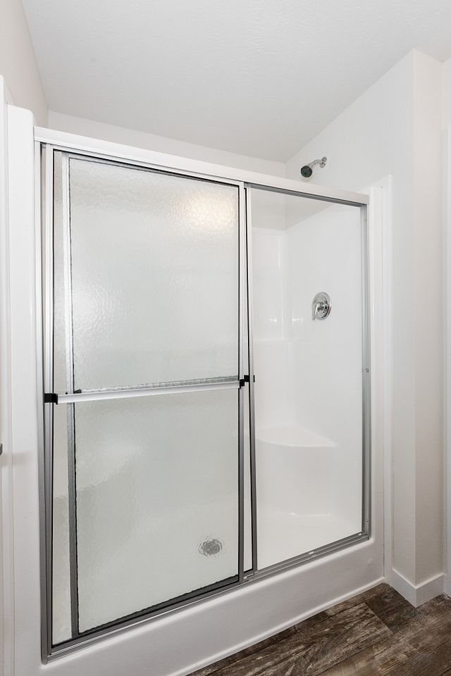 Tubs & Showers - 60″ Shower (Upgrade)