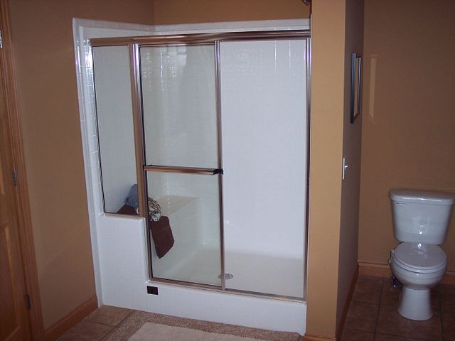 Tubs & Showers - Bench Seat Shower (Upgrade)