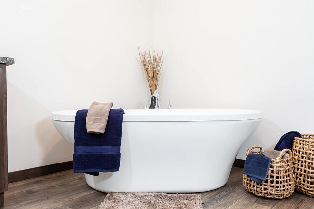 Tubs & Showers - Freestanding Tub (Upgrade)